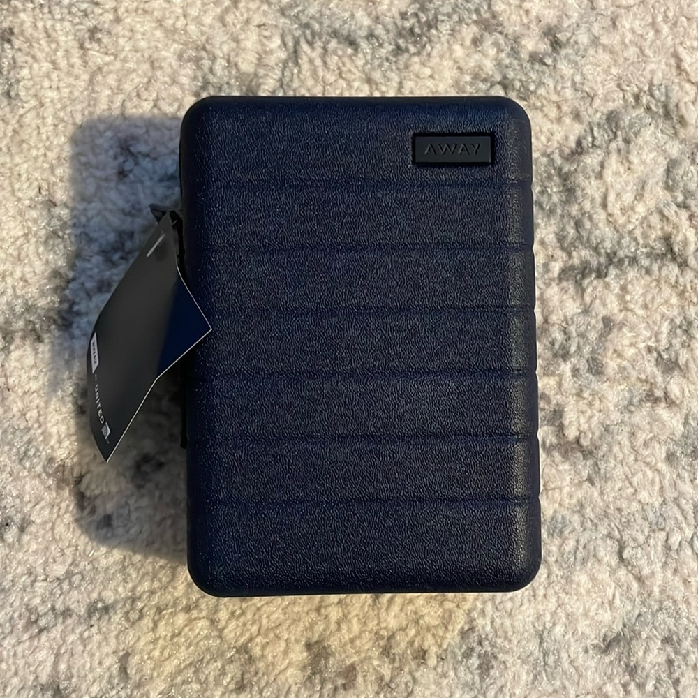 Away United Airlines Polaris toiletry case